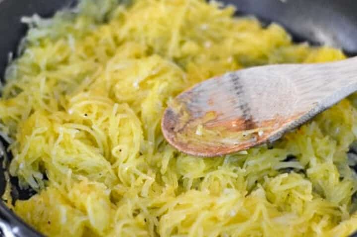 Easy Garlic Parmesan Spaghetti Squash